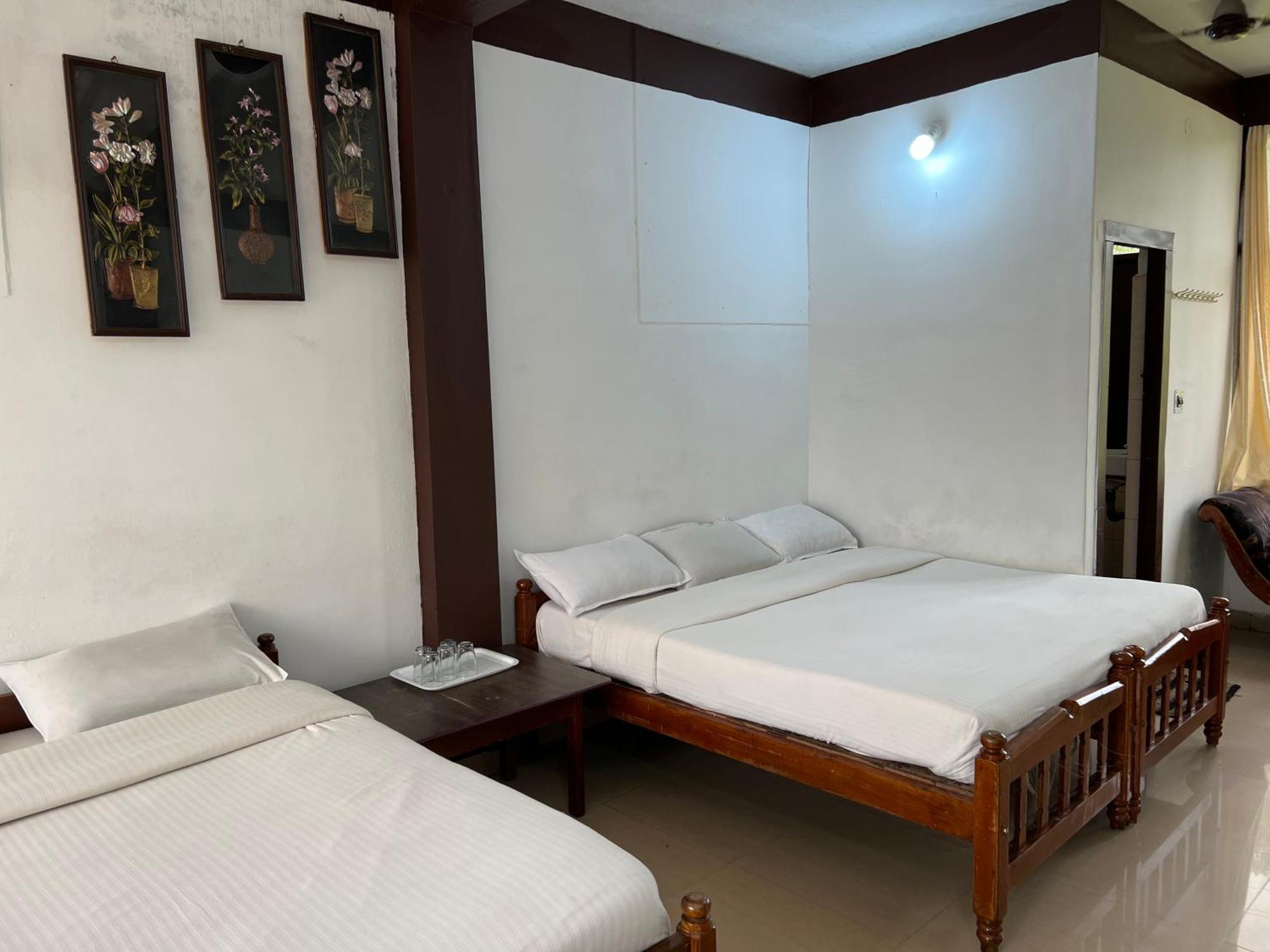 Hotel Caveri Inn Мадикери Экстерьер фото